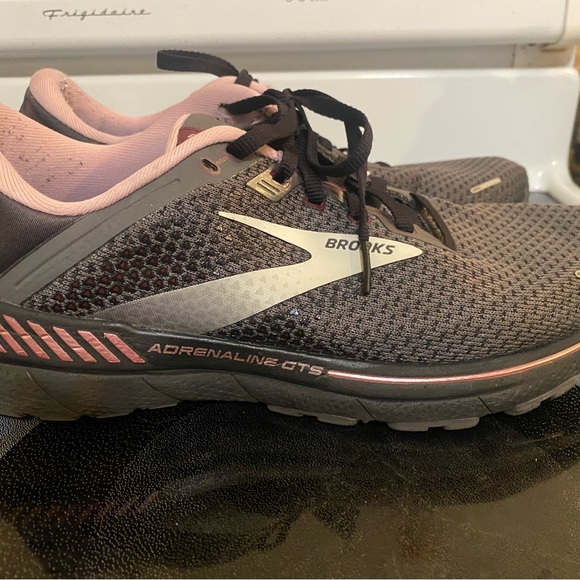 Brooks Women's Adrenaline GTS - Black and Pink - Picture 1 of 4